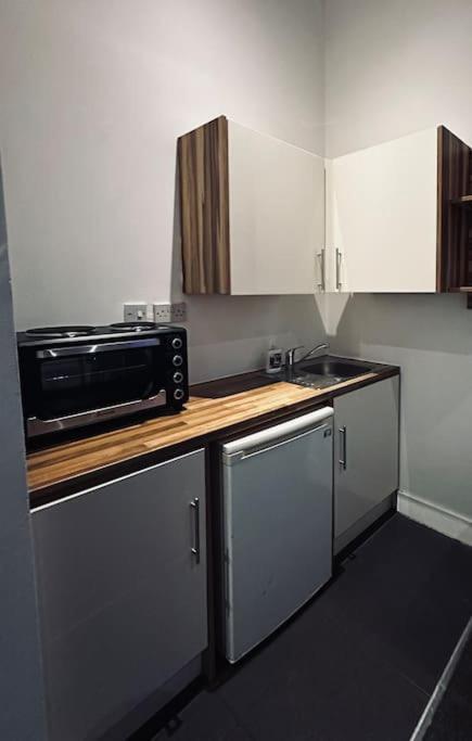 5 Star Luxury Studio Apartment, Big Smart Tv, Wifi, Liverpool City Centre, Easy Access Lock Box Entry! Экстерьер фото