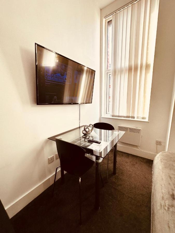 5 Star Luxury Studio Apartment, Big Smart Tv, Wifi, Liverpool City Centre, Easy Access Lock Box Entry! Экстерьер фото